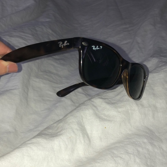 Ray ban sun glasses - Picture 3 of 6